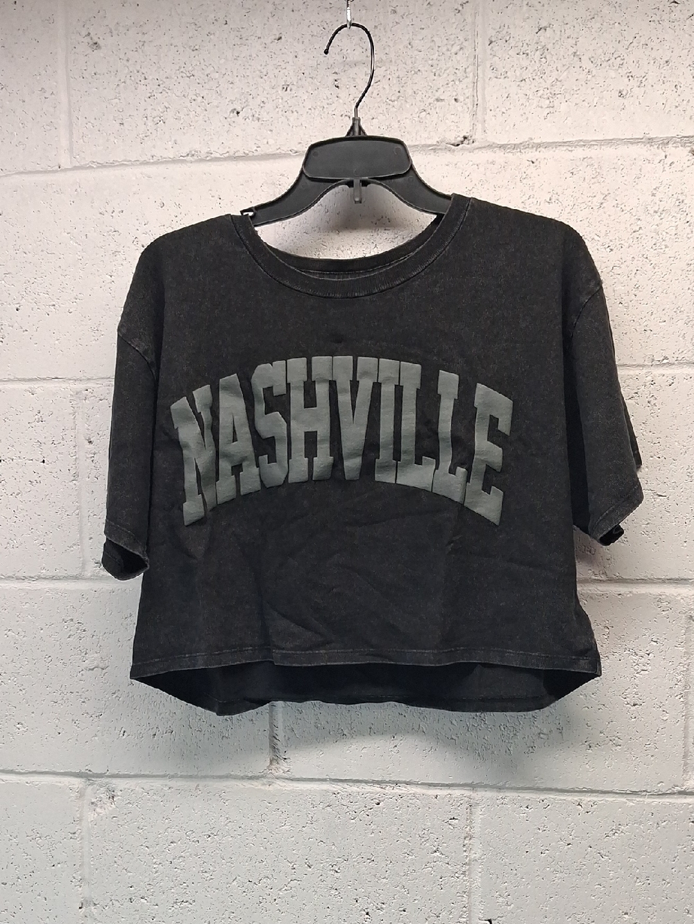 NWT Womens Nashville Cropped Graphic Tee - Charcoal Black